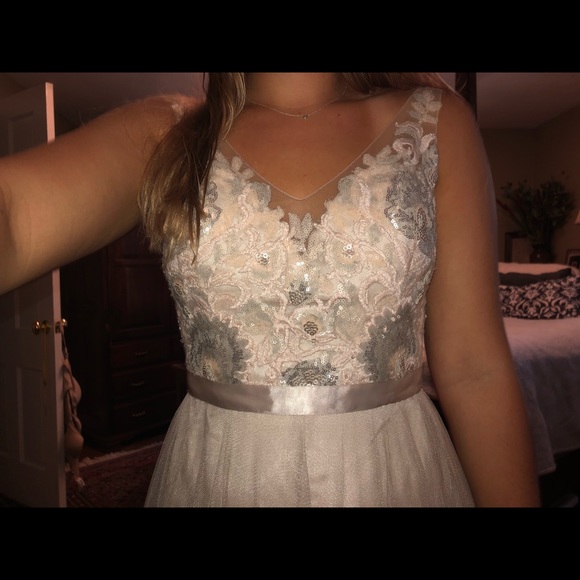 Prom dress / Bridesmaid Dress - Picture 2 of 2